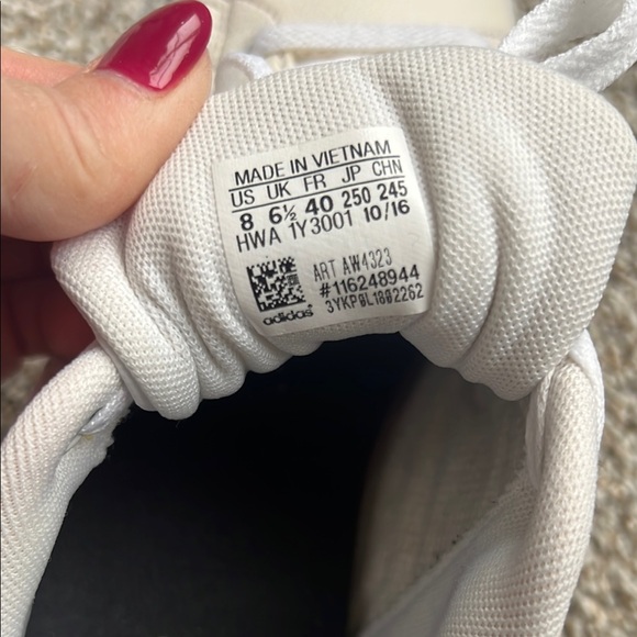 Adidas White Low-Top Sneakers Textured Leather - Picture 2 of 4